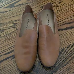 Lucky Brand Cahill tan flats. Size 8